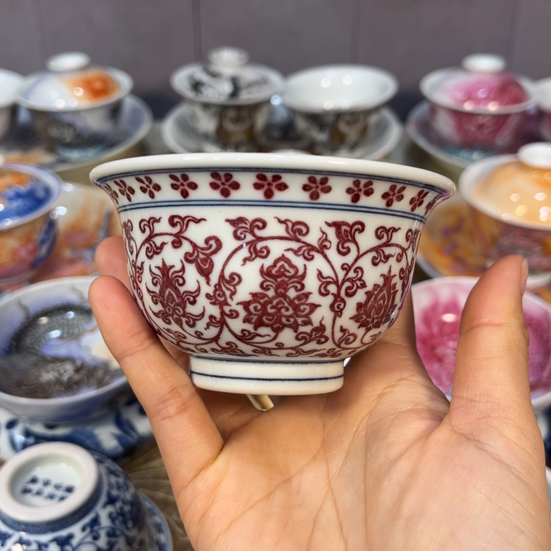 永乐釉里红缠枝莲大压手