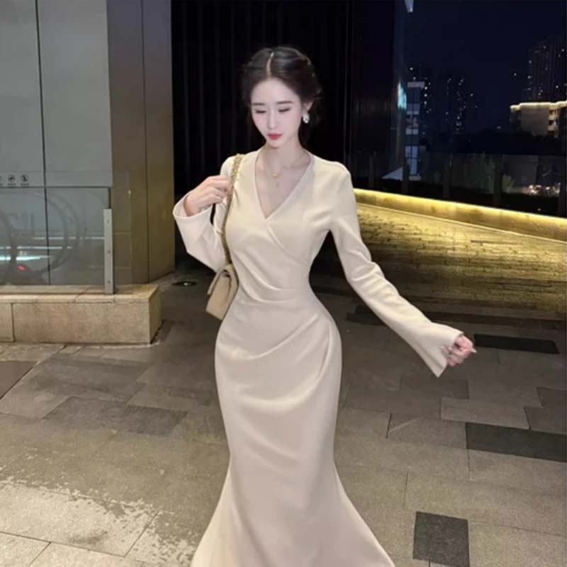 【时光小铺】法式连衣裙女2025新款秋冬季小众显瘦鱼尾裙QJ0208