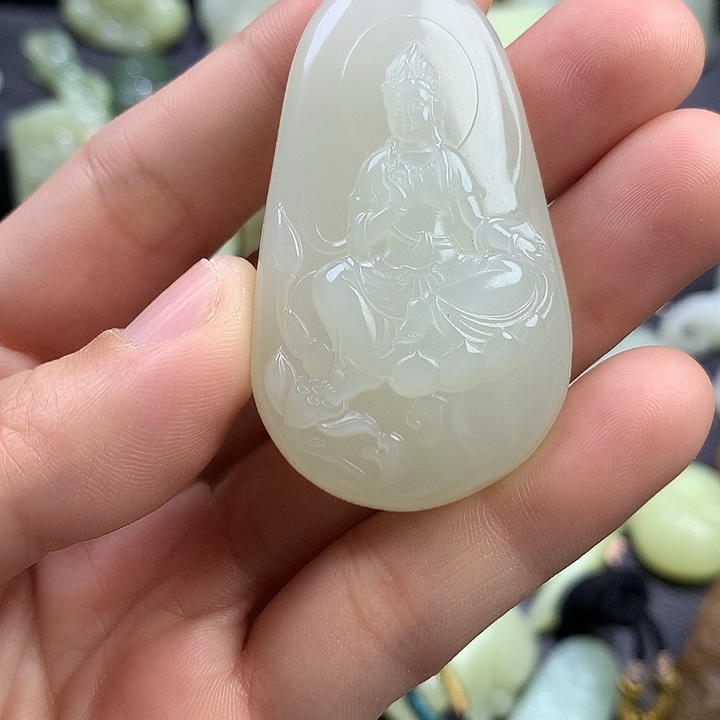 和田玉未镶嵌颈饰