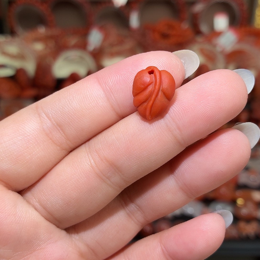 南红玛瑙未镶嵌颈饰