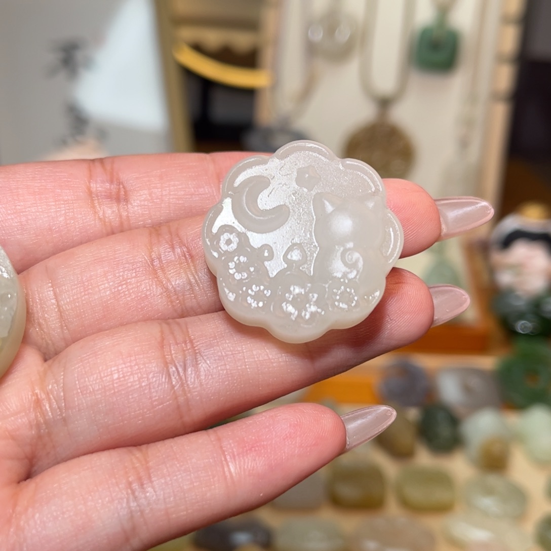 和田玉颈饰未镶嵌Y****?