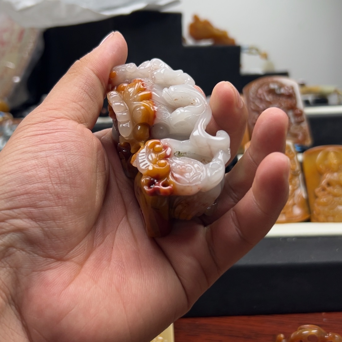 石英质玉（黄龙玉）未镶嵌多选发其一