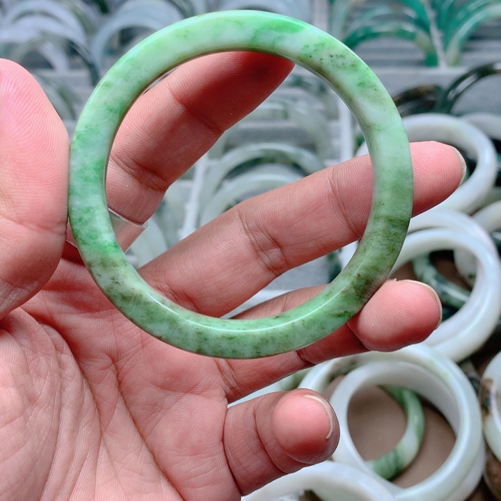 独山玉未镶嵌手镯57方