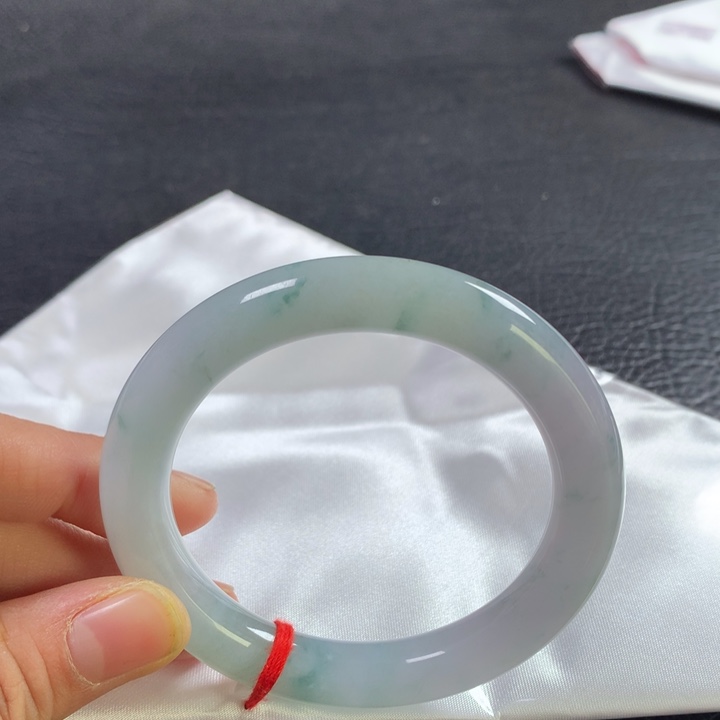 翡翠未镶嵌手镯（圆镯）55圈