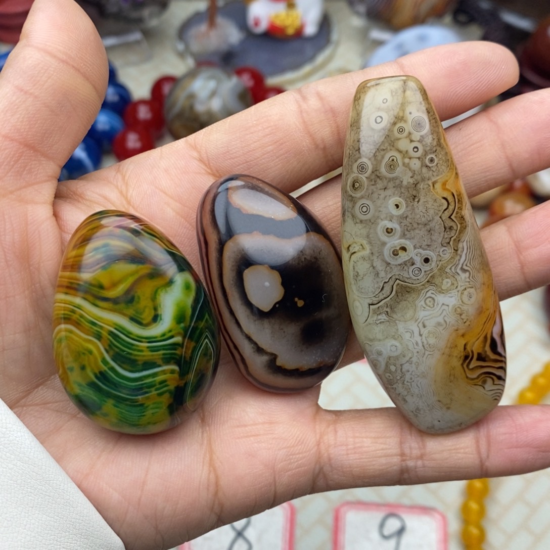 君***问玛瑙/玉髓未镶嵌颈饰