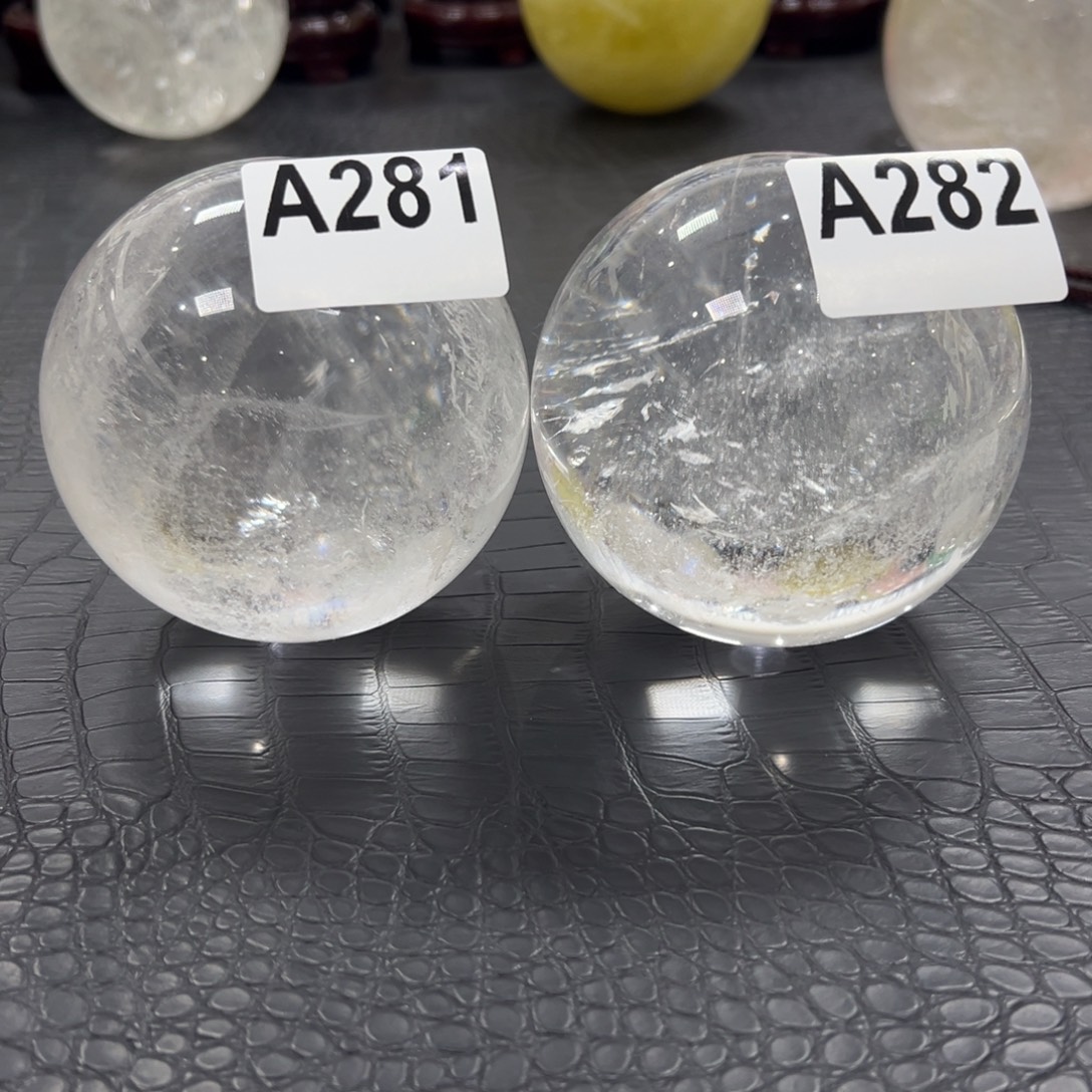 成***法石材天然白水晶球2个