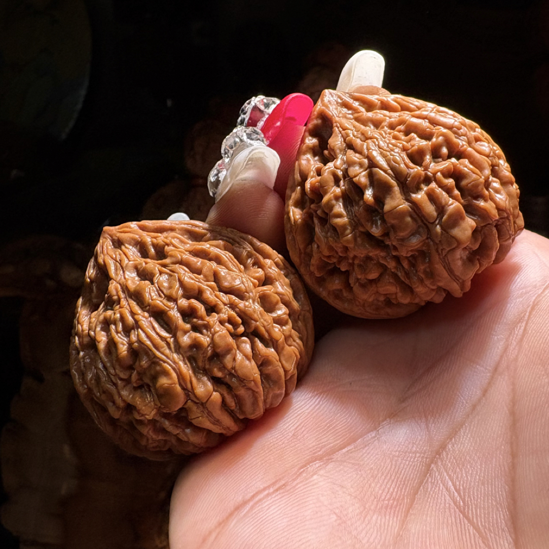 坐佛文玩核桃手把件