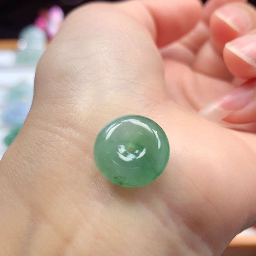 【闪购商品】翡翠吊坠(不含链)未镶嵌