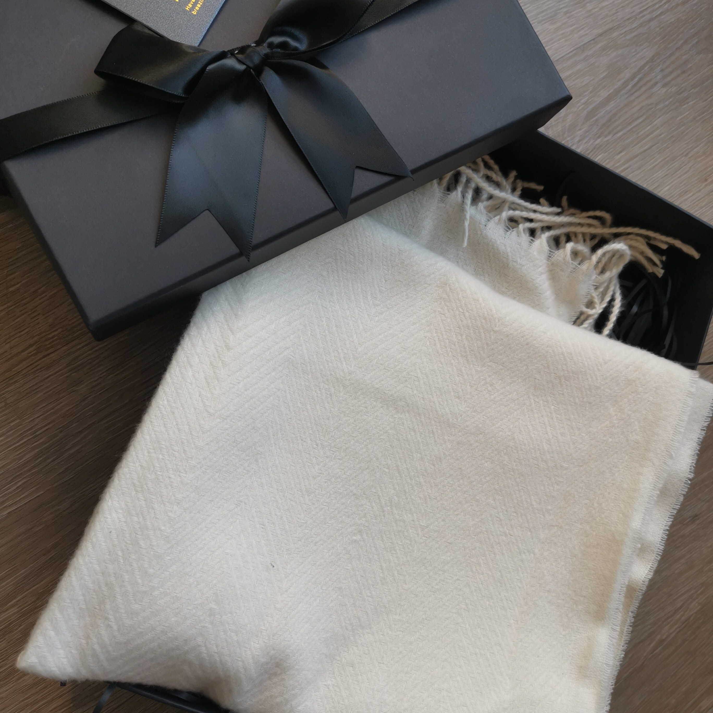 外贸高品质男女通用白色经典款纯色长款百搭围巾保暖气质时尚