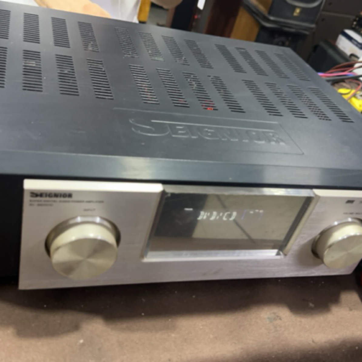 8新  seignior功放机