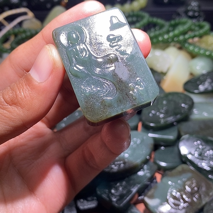 和田玉未镶嵌颈饰