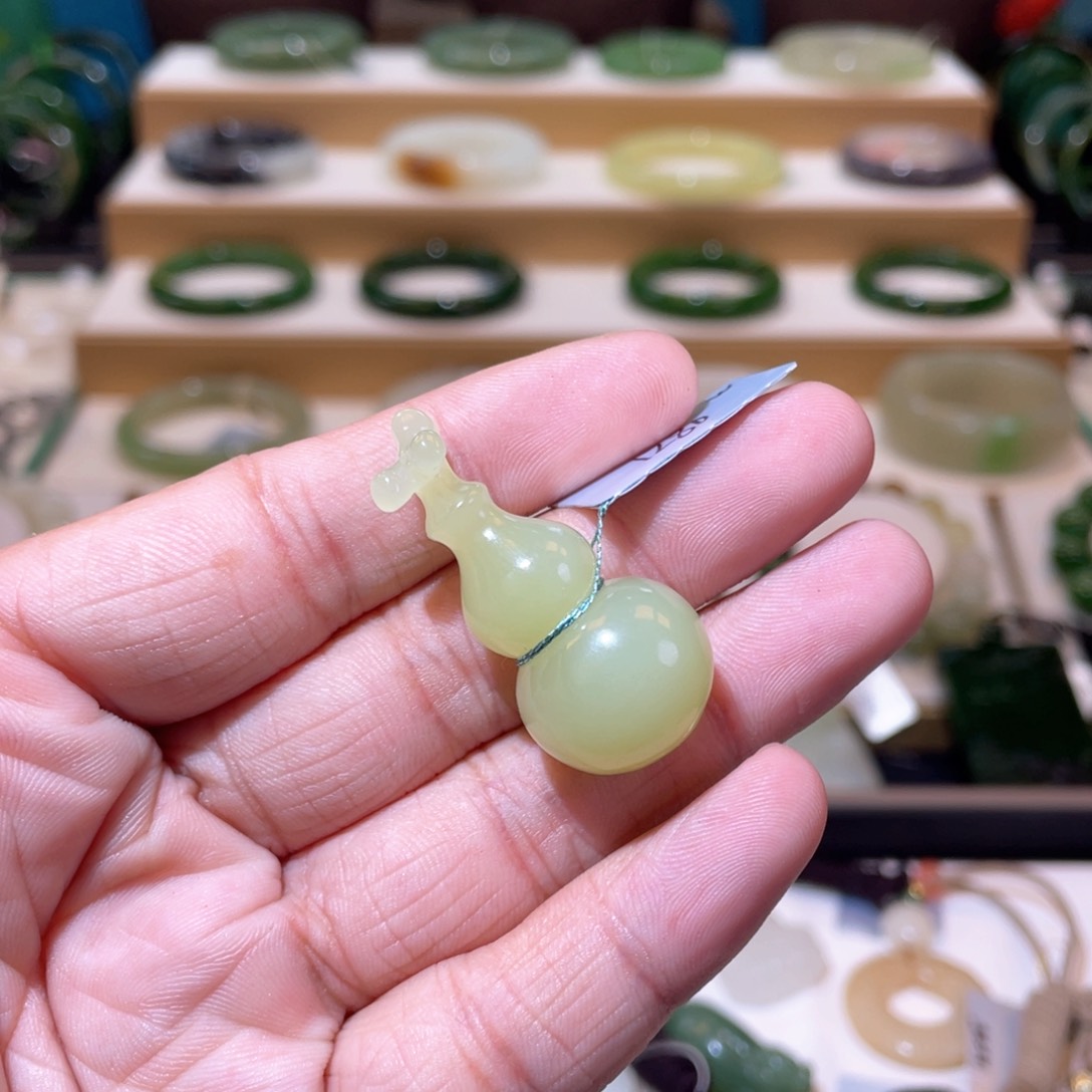 和田玉高品黄口葫芦吊坠未镶嵌