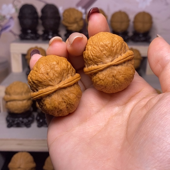 文玩核桃把件55Y—元宝蟾37.5尺38克