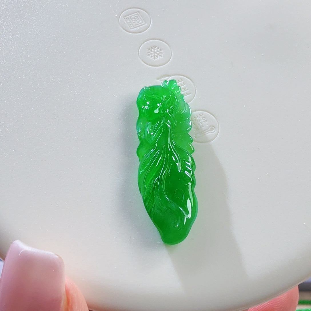 翡翠未镶嵌颈饰裸石
