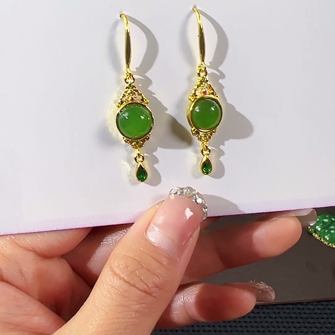 和田玉（碧玉）合金耳饰