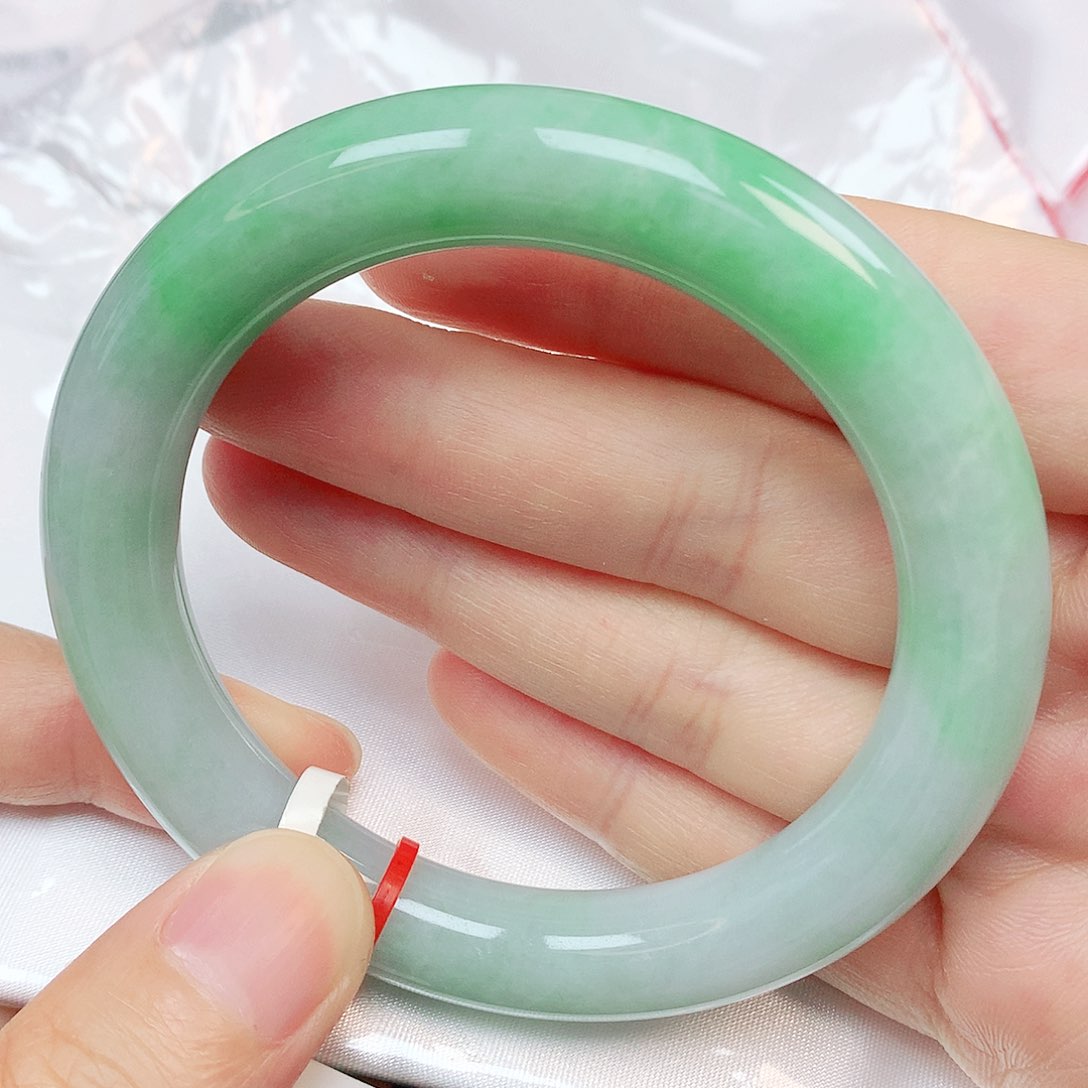 翡翠手镯未镶嵌抖音670