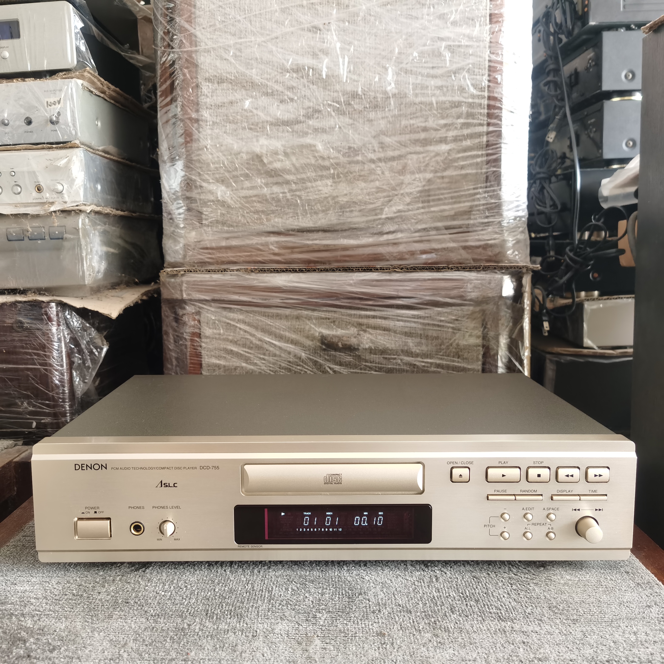 天龙CD机755，使用220伏，不包邮，不支持七天无理由退换