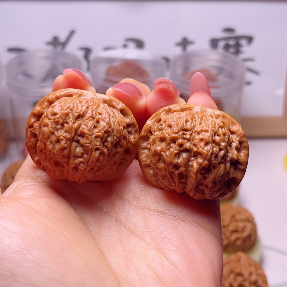 文玩核桃吊坠40尺血麒麟