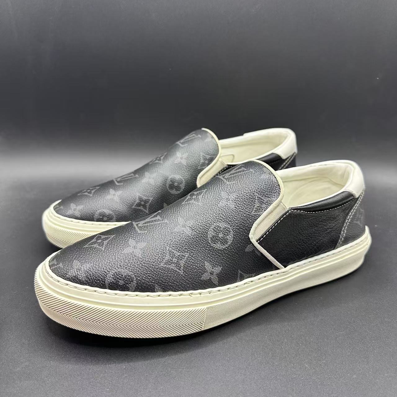 95新 LouisVuitton/路易威登 男士黑色经典印花一脚蹬43.5 lb245