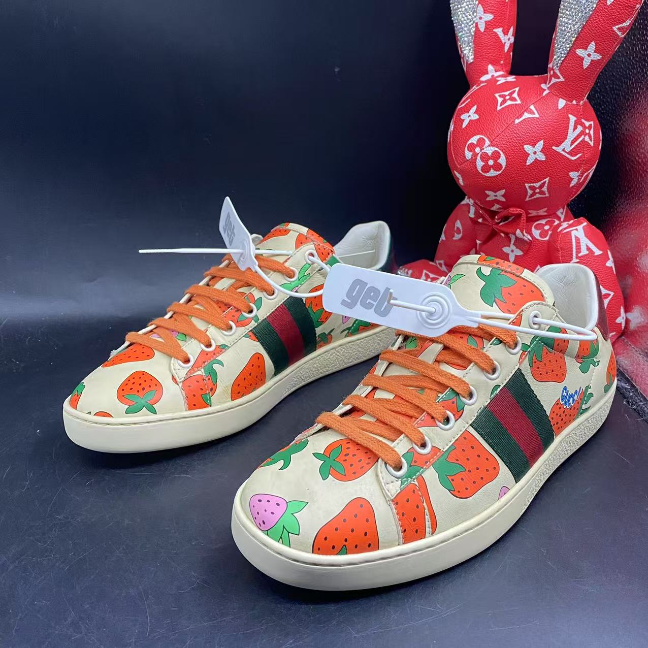 95新 GUCCI/古驰 【聚星福利】ACE系列米白色草莓板鞋39欧码ddm1906