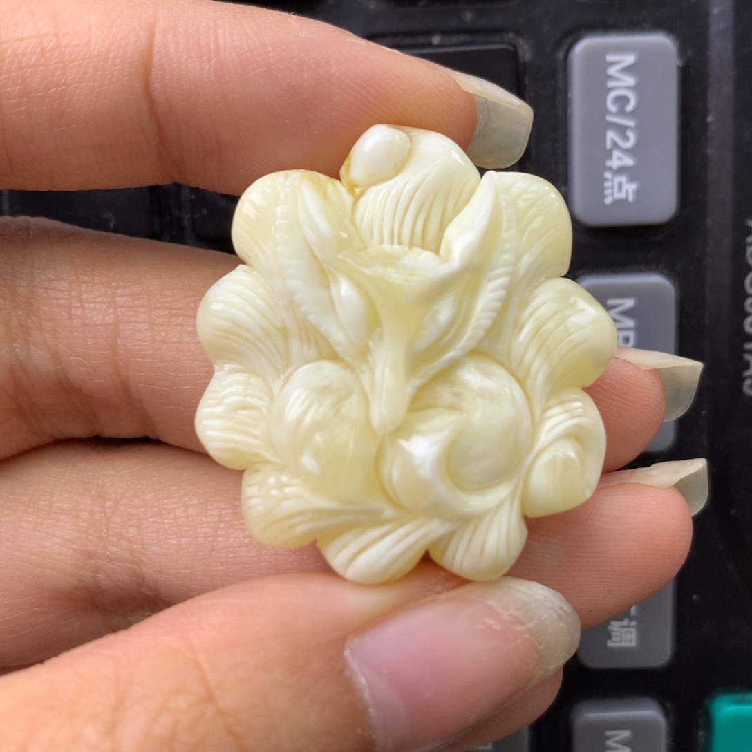 琥珀未镶嵌珠宝奇石33m*30m*10m