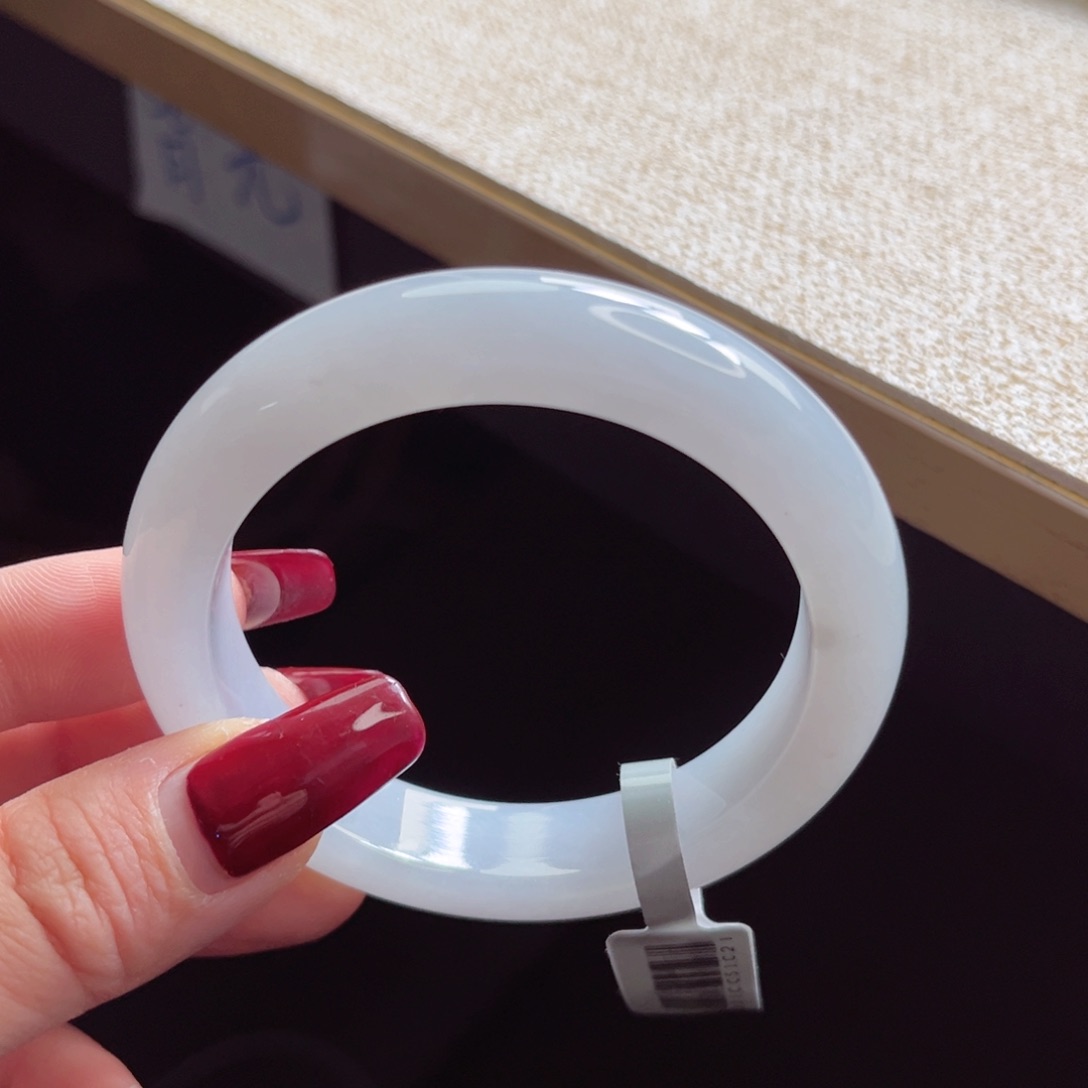 翡翠手镯未镶嵌手镯