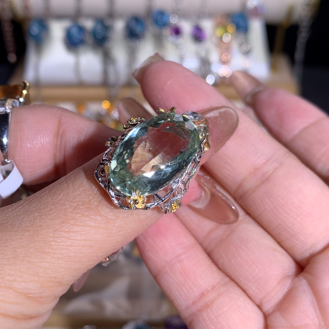 【闪购商品】水晶戒指银S925镶嵌哒**u戒指
