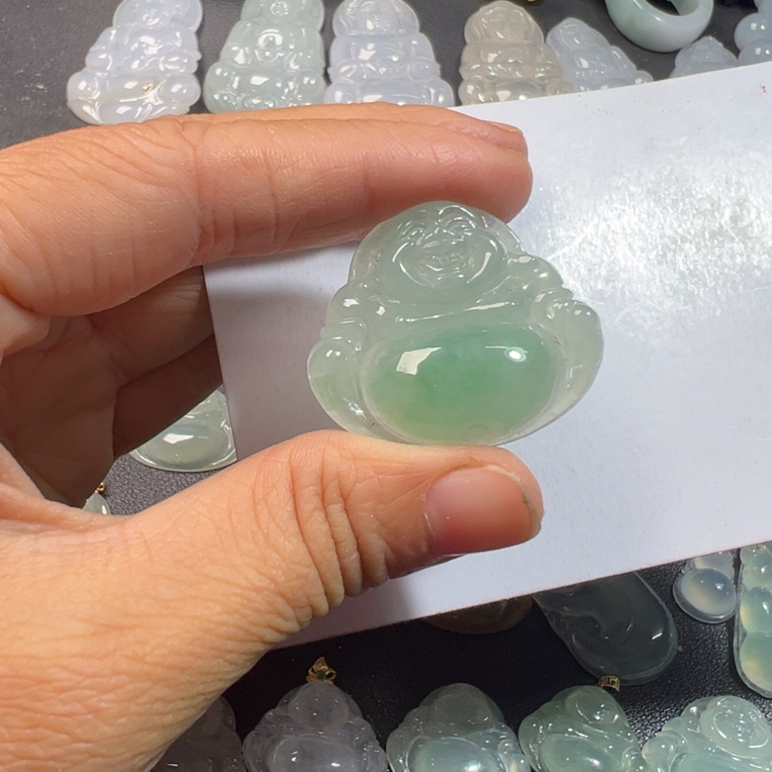 翡翠未镶嵌颈饰绿佛