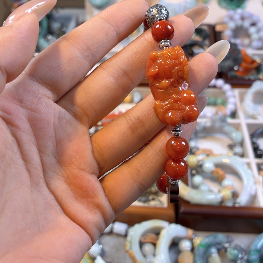 E***渝未镶嵌挂件翡翠手串