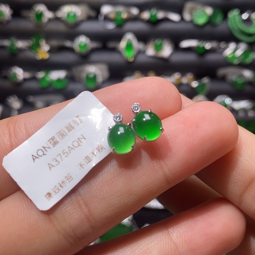 翡翠耳饰18K金镶嵌天然翡翠