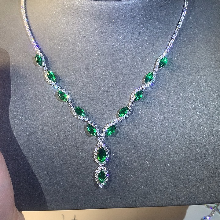 非金属12项链。            