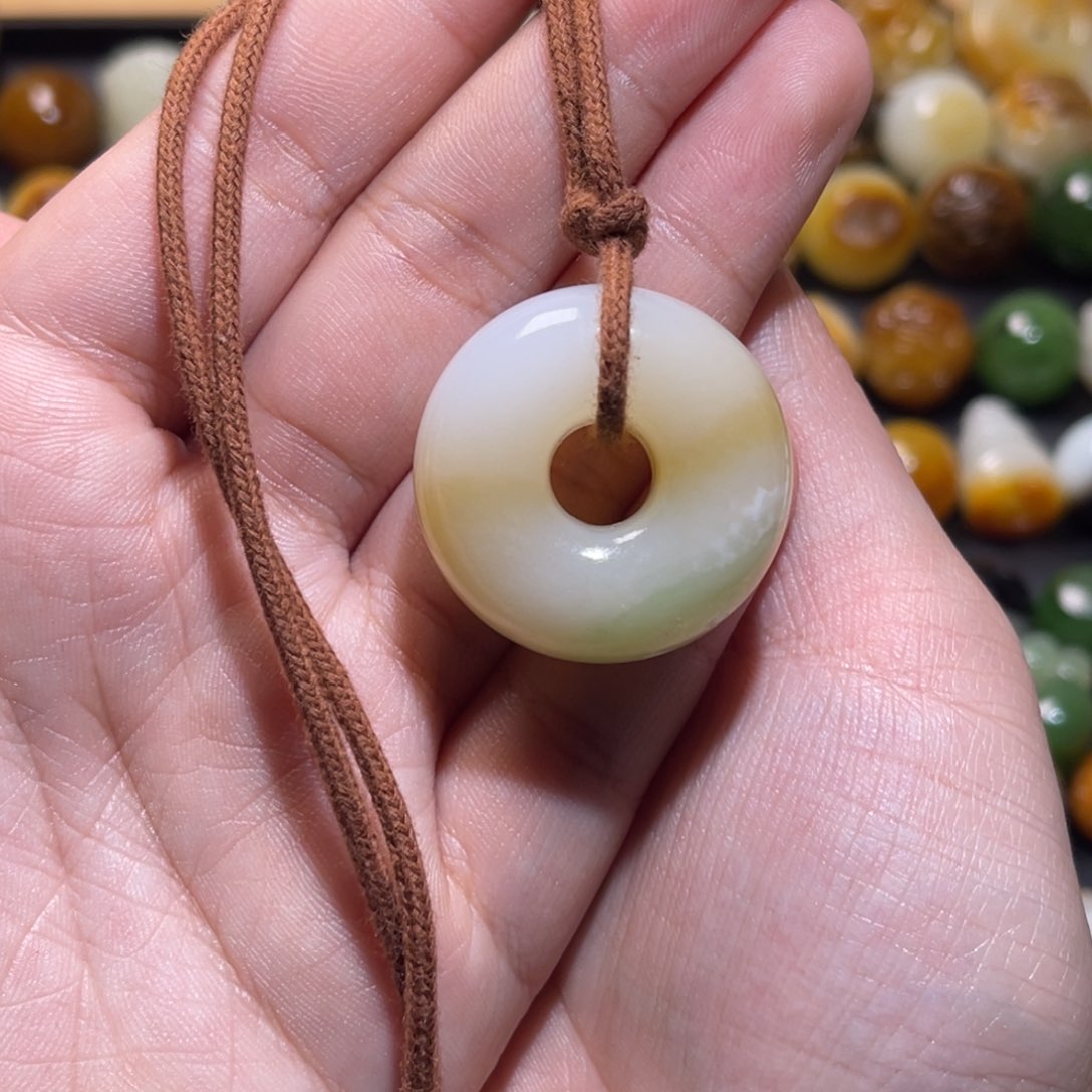 和田玉配饰未镶嵌城**事