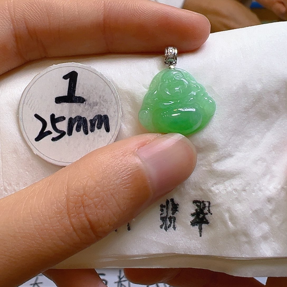 翡翠颈饰18K金镶嵌翡翠