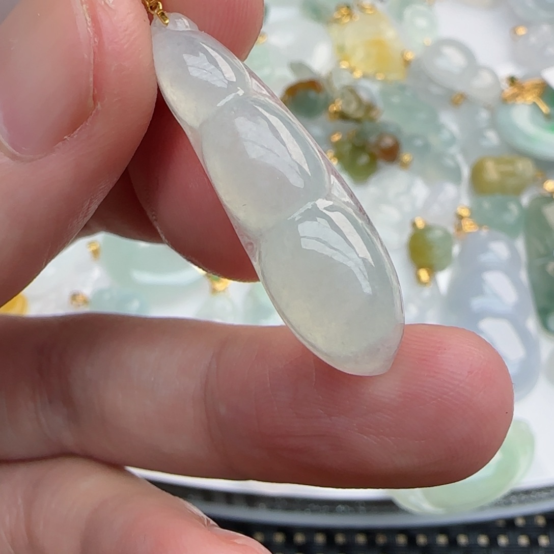 【闪购商品】翡翠吊坠(不含链)18K金镶嵌冰豆