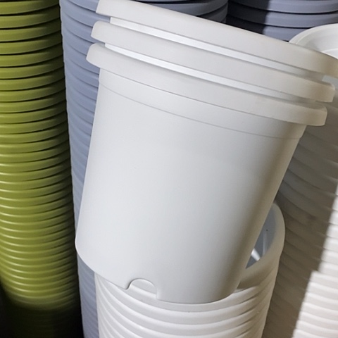 树脂四季4号3个带托白色