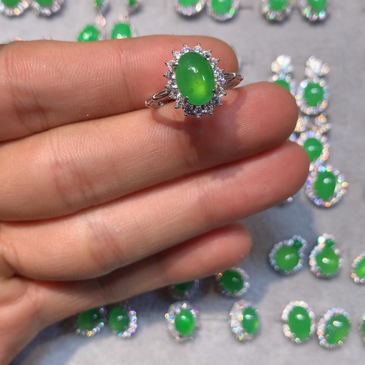 翡翠未镶嵌戒指翡翠戒指