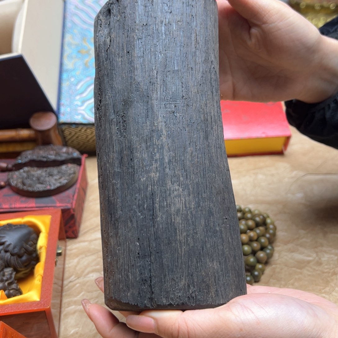 大叶紫檀（黑酸枝木类）