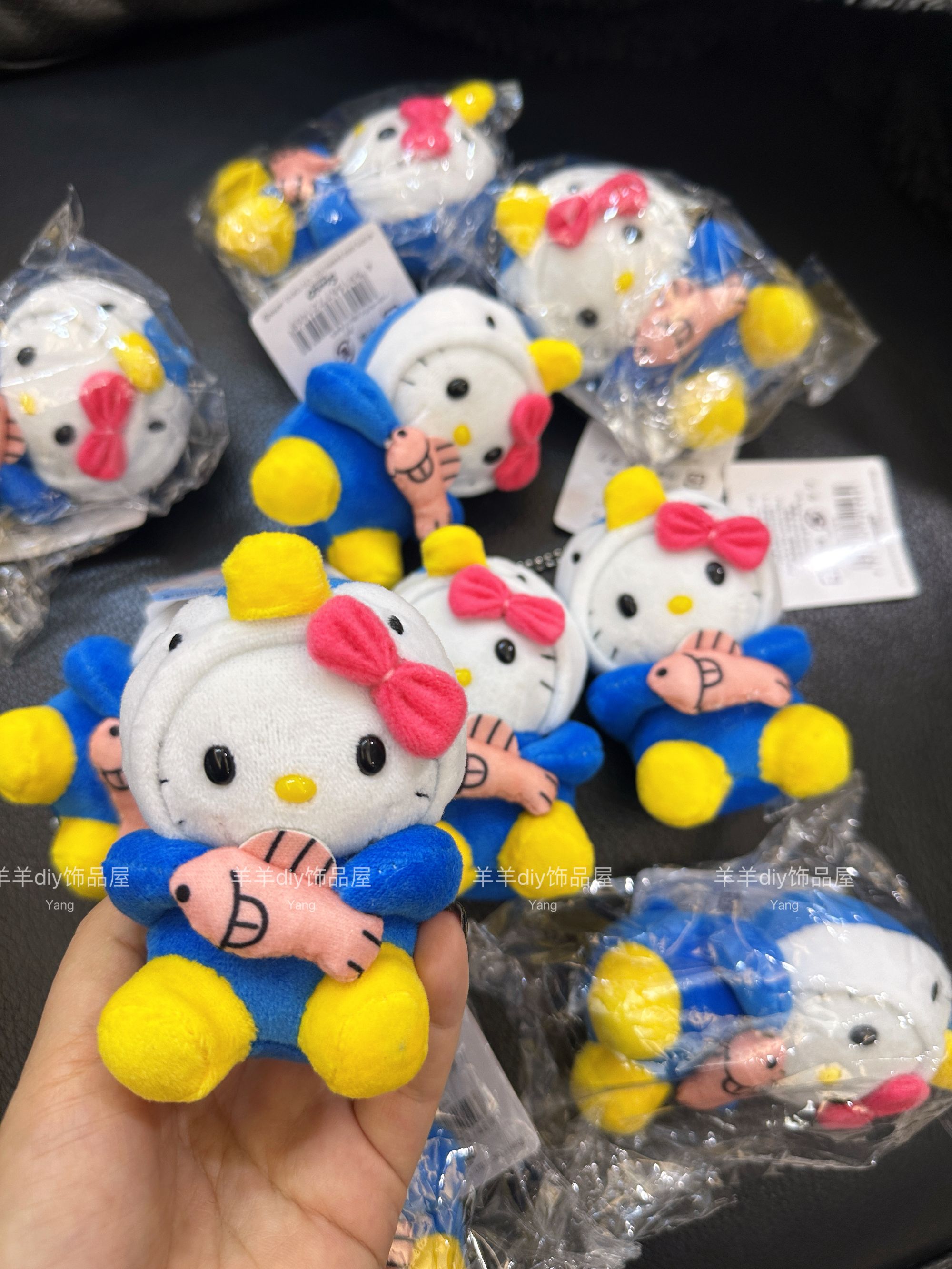 中古企鹅抱小鱼HelloKitty包包挂件水族馆限定毛绒挂饰