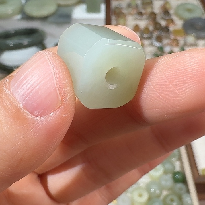 和田玉未镶嵌颈饰14.513.1