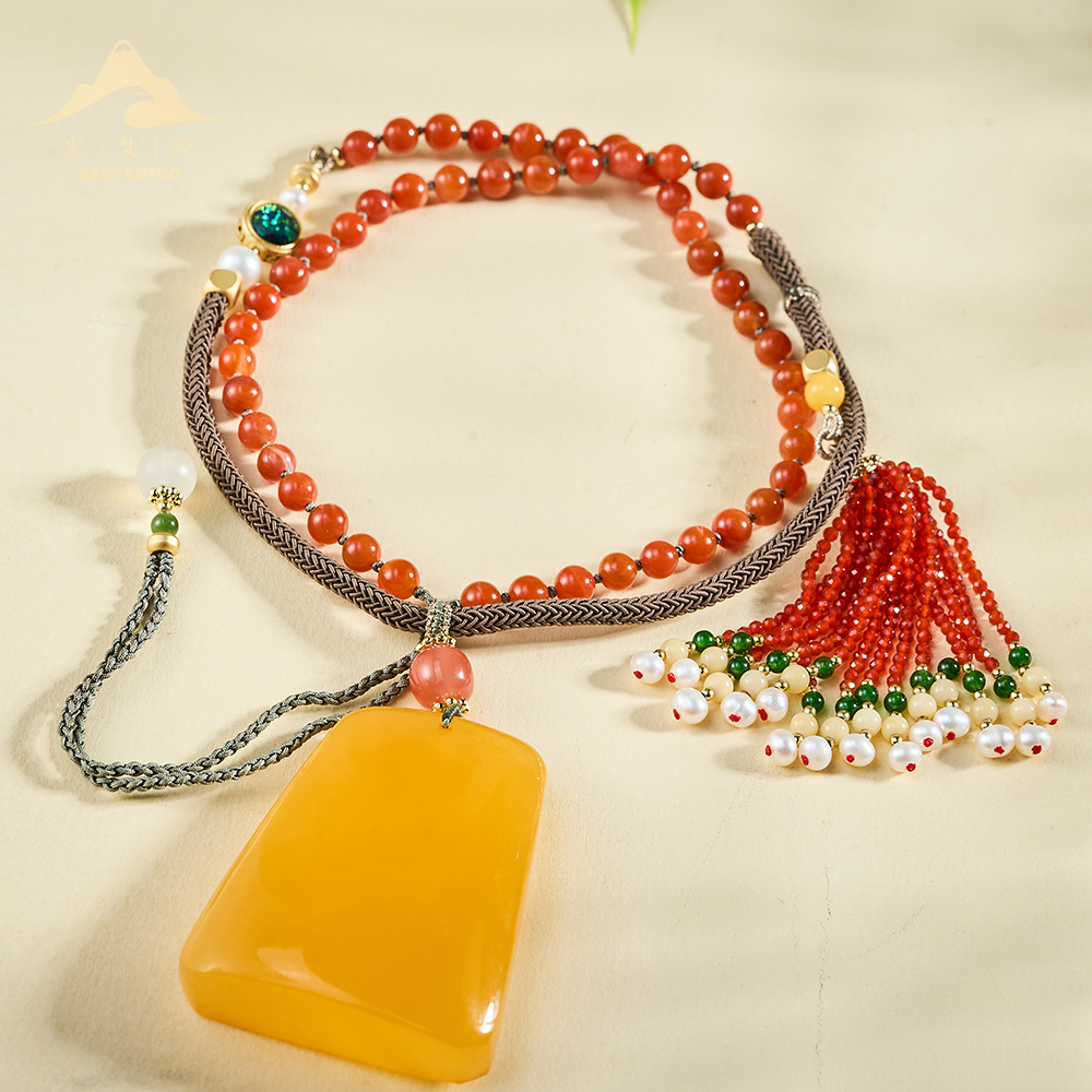 宝梵陀蜜蜡无事牌吊坠   4313  kr