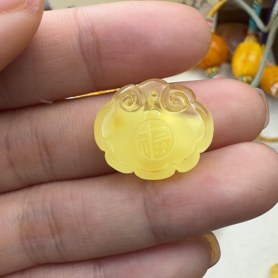 蜜蜡未镶嵌珠宝奇石全品 20.3×6.3mm