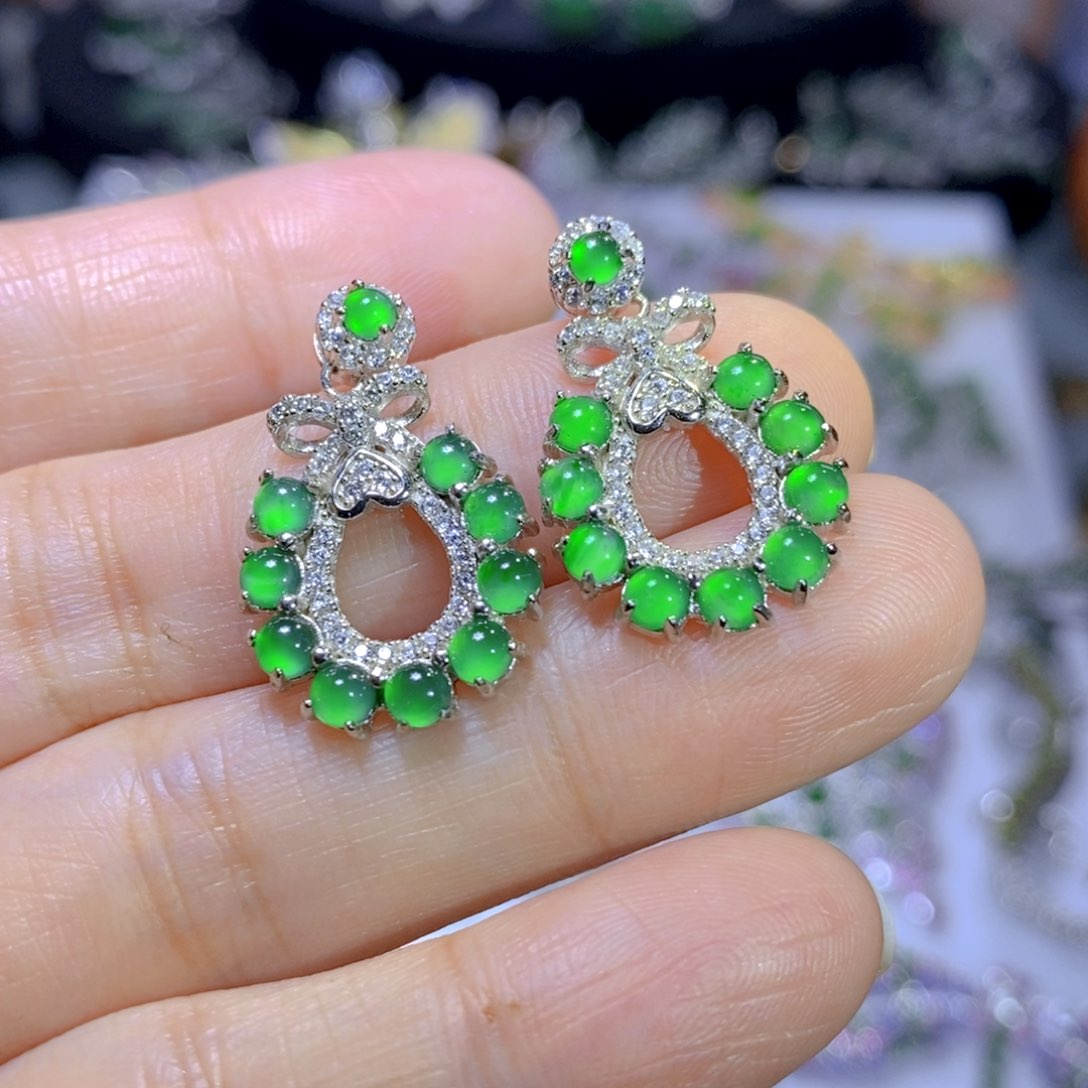 翡翠颈饰银S925镶嵌天然翡翠