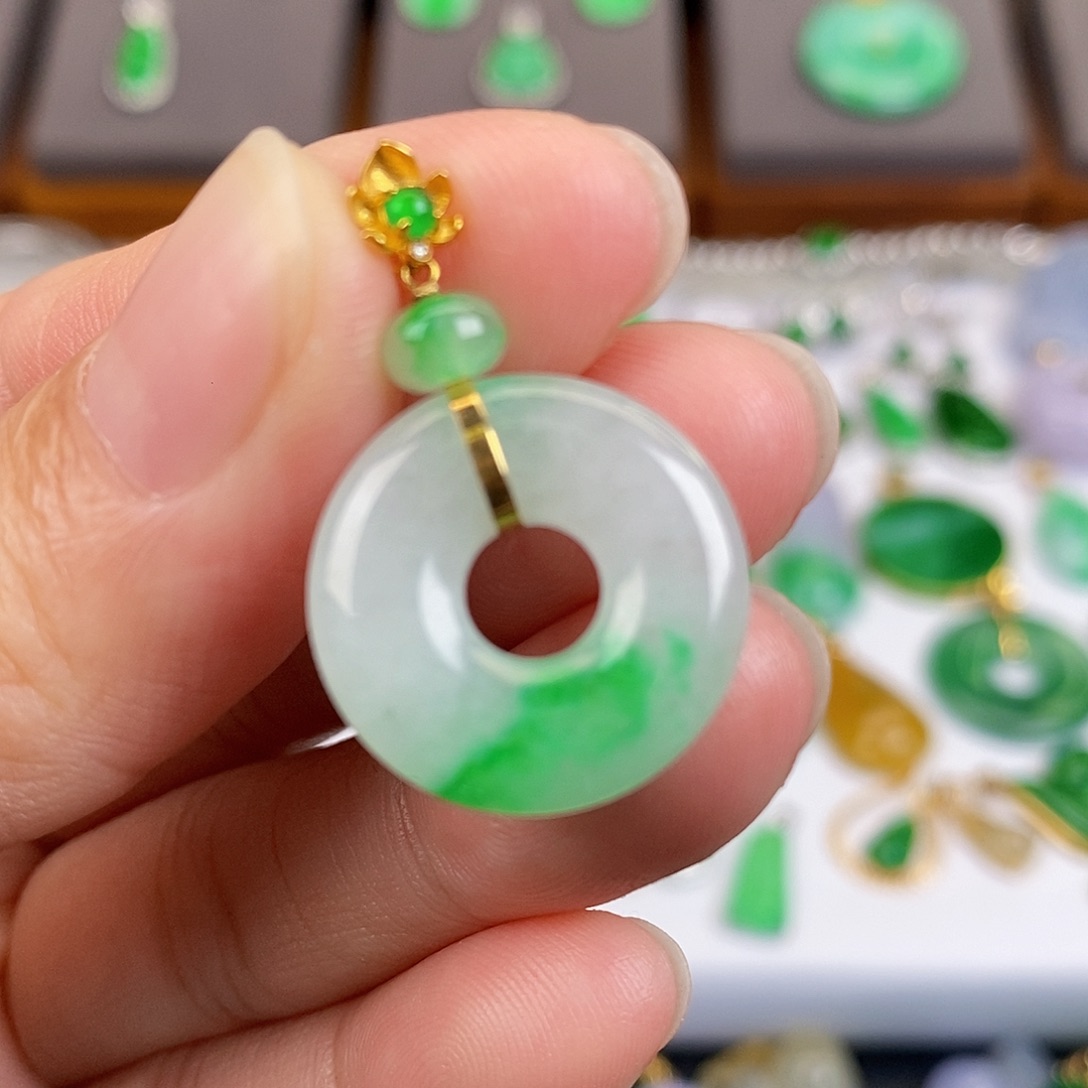 吊坠(不含链)18K金镶嵌翡翠