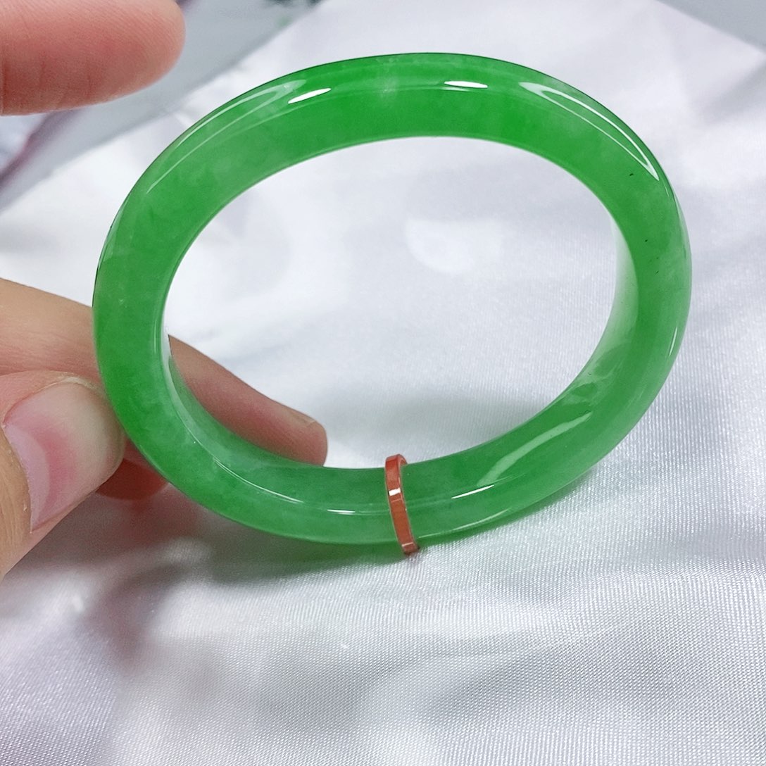 翡翠手镯未镶嵌50.5圈口贵妃