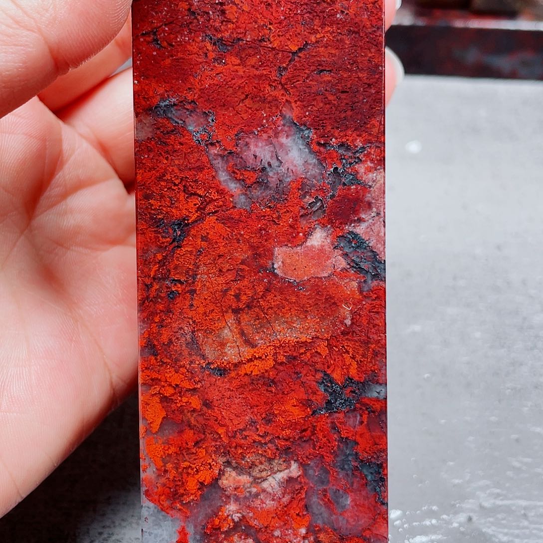 玉桂林鸡血玉印章镇尺