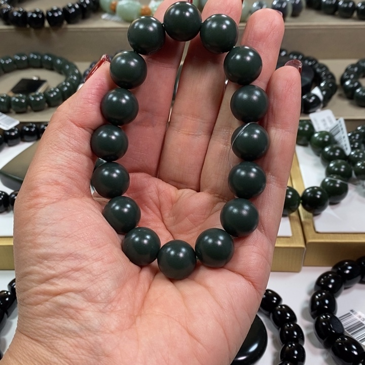 和田玉颈饰未镶嵌三*