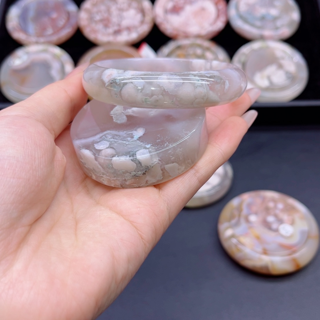 玛瑙/玉髓手镯未镶嵌58