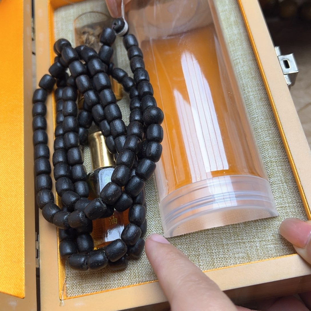大叶紫檀（黑酸枝木类）