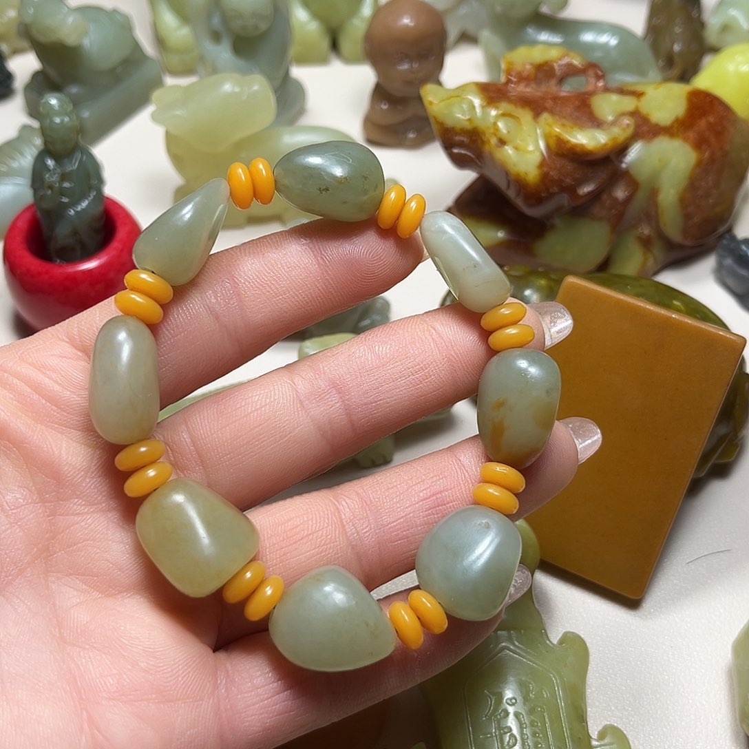 白玉菩提吊坠白玉菩提吊坠