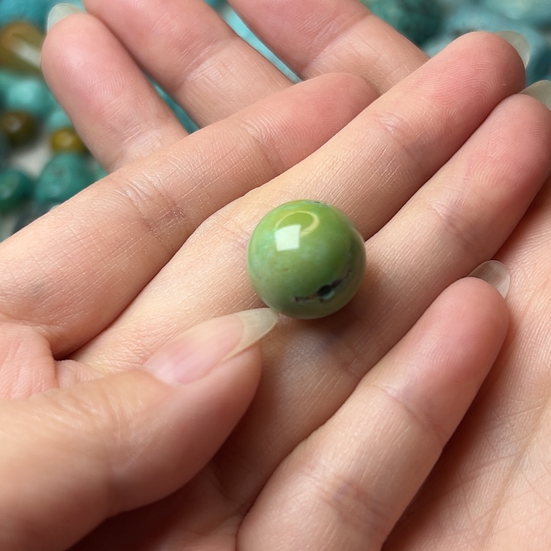 绿松石未镶嵌颈饰